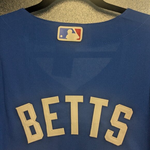 Mookie Betts Dodgers jersey #50 - Picture 5 of 5